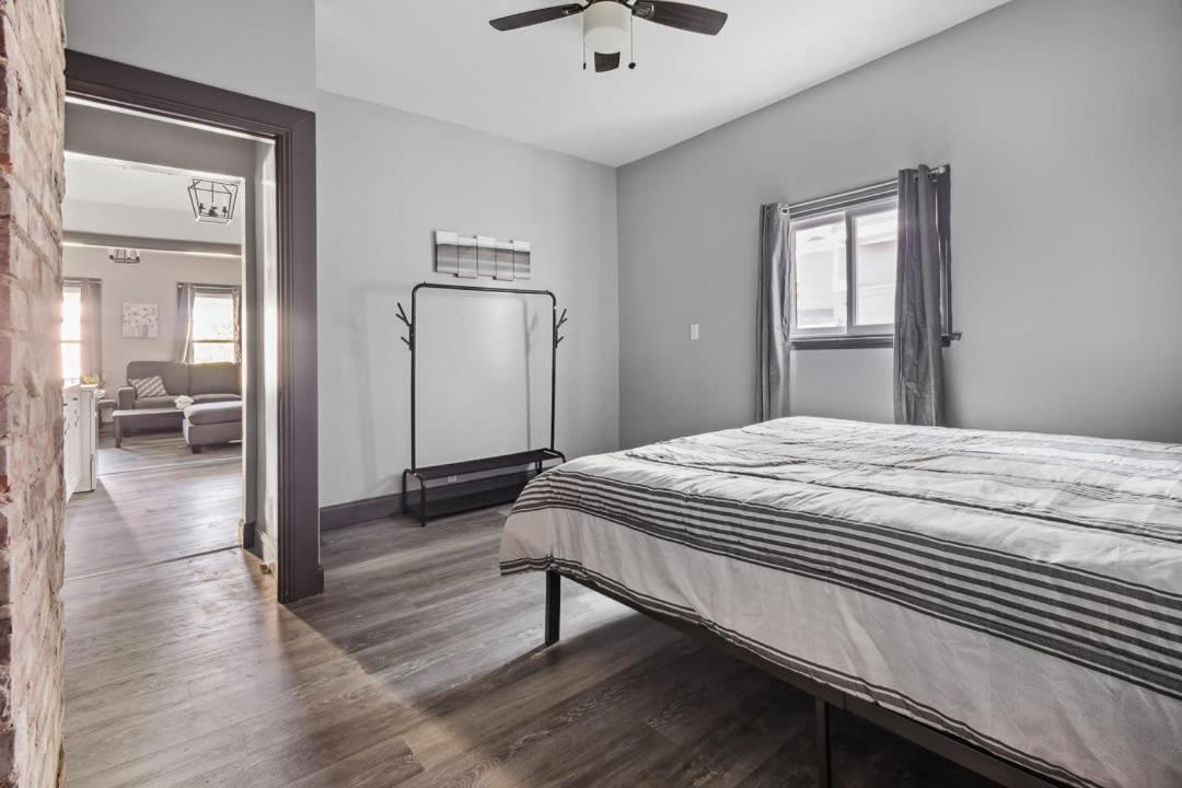 Spacious 6br 2ba Minutes For The Falls & Casino * Niagara Falls