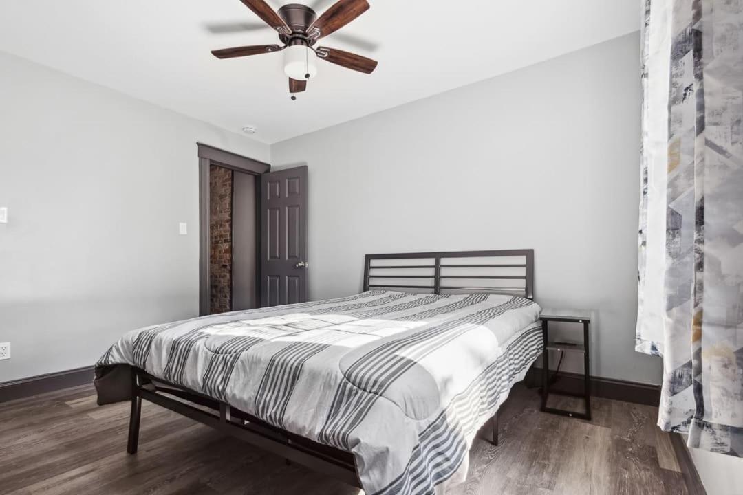 Spacious 6br 2ba Minutes For The Falls & Casino Hébergement de vacances Niagara Falls
